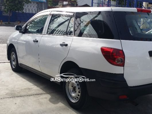 Nissan AD Hatchback en venta