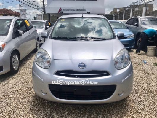 Nissan March Hatchback en venta
