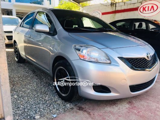 Toyota Yaris Carros en venta