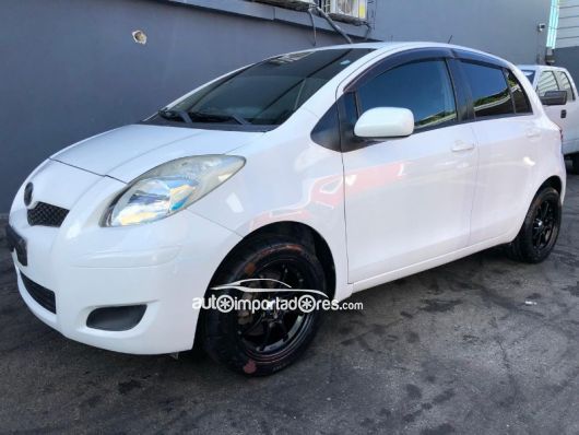 Toyota Vitz Carros en venta