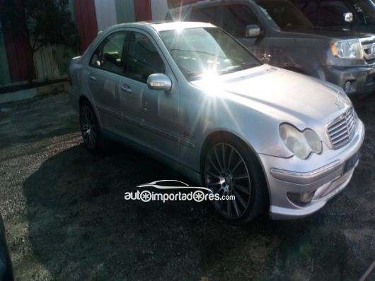 Mercedes-Benz Clase C Carros en venta