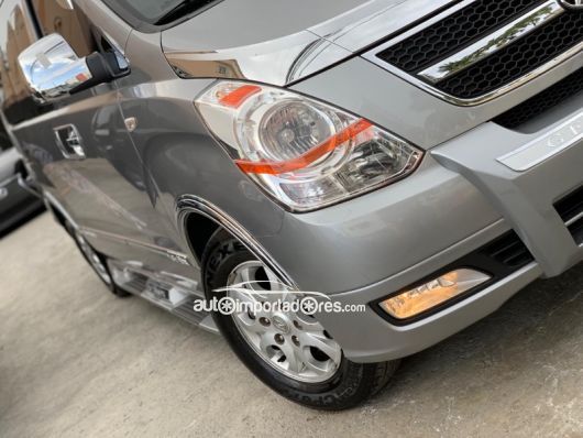 Hyundai Grand Starex Minivan en venta