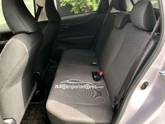 Toyota Vitz Carros en venta