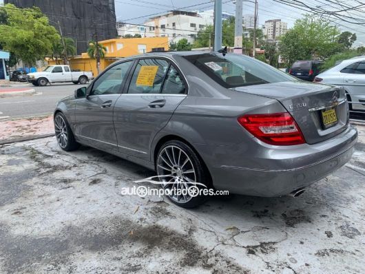Mercedes-Benz Clase C Carros en venta