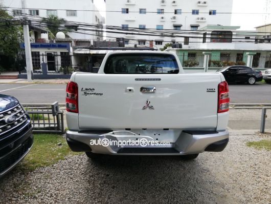 Mitsubishi L200 Camioneta en venta