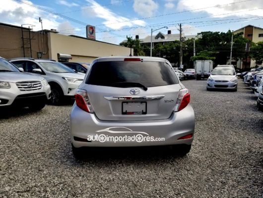 Toyota Yaris Carros en venta