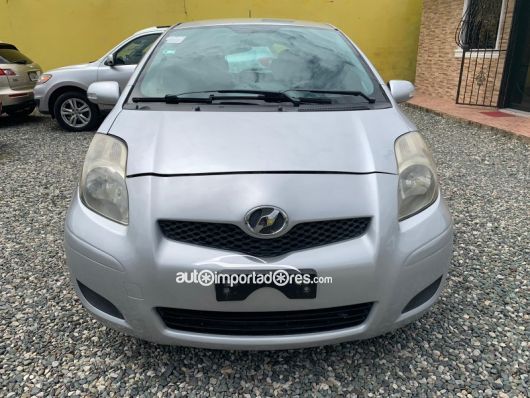 Toyota Vitz Carros en venta