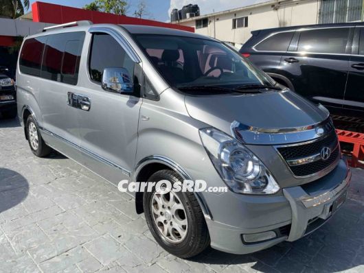Hyundai Grand Starex Carros en venta