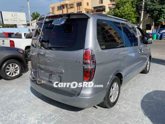 Hyundai Grand Starex Carros en venta