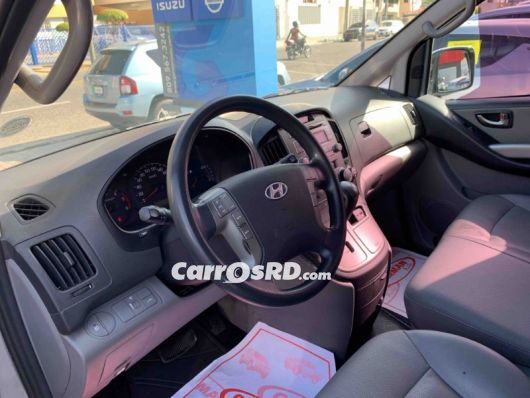 Hyundai Grand Starex Carros en venta