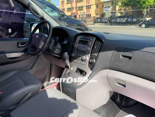 Hyundai Grand Starex Carros en venta