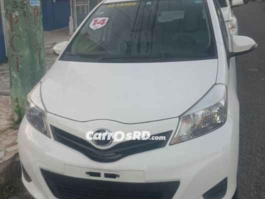 Toyota Vitz Carros en venta