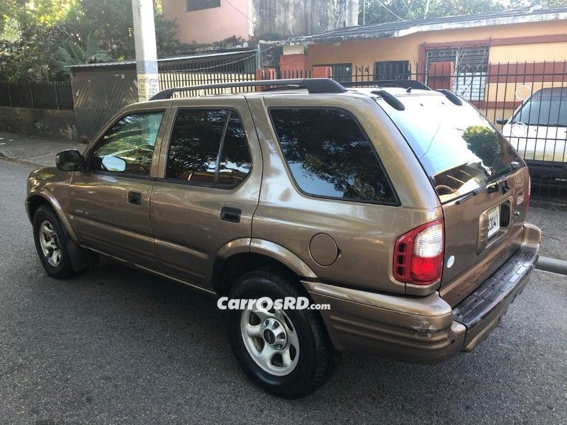 Isuzu