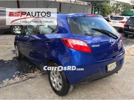 Mazda Demio Carros en venta