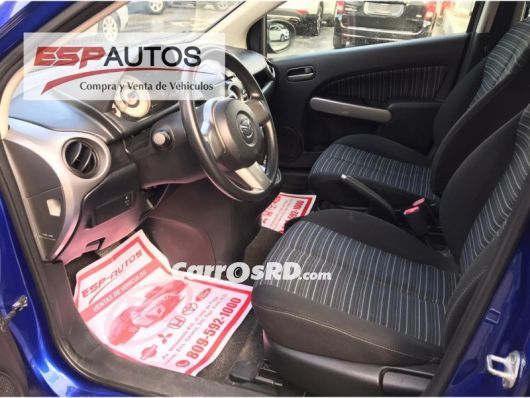 Mazda Demio Carros en venta