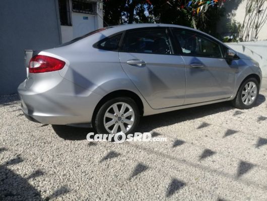 Ford Fiesta Carros en venta
