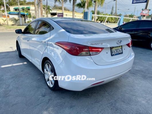 Hyundai Avante Carros en venta