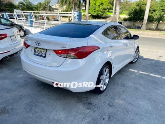 Hyundai Avante Carros en venta