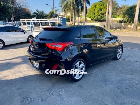 Hyundai Elantra Carros en venta