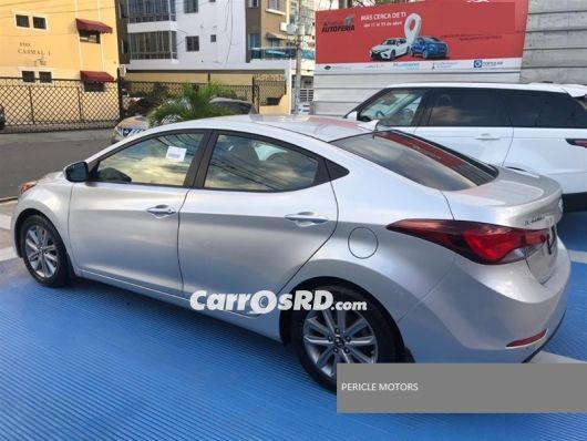 Hyundai Elantra Carros en venta