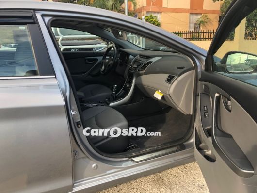 Hyundai Elantra Carros en venta