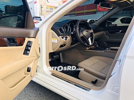 Mercedes-Benz Clase C Carros en venta