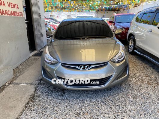 Hyundai Elantra Carros en venta