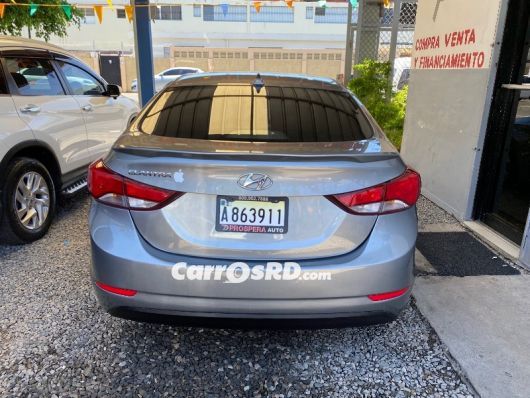 Hyundai Elantra Carros en venta