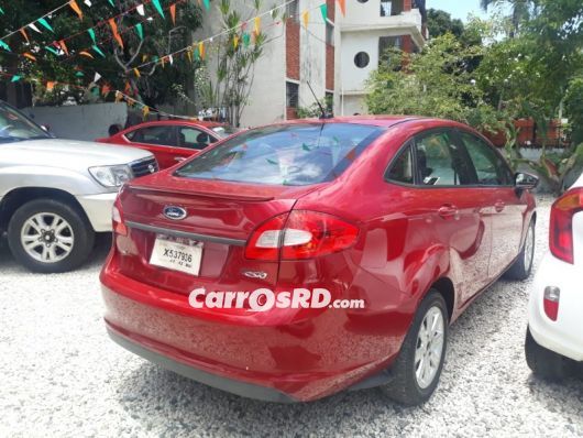Ford Fiesta Carros en venta