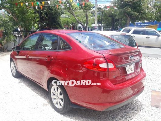 Ford Fiesta Carros en venta