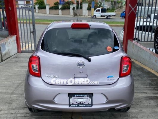 Nissan March Carros en venta
