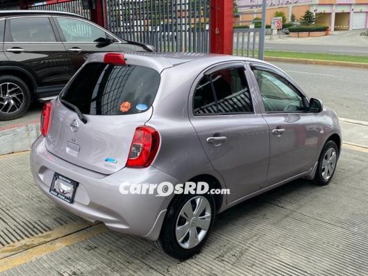 Nissan March Carros en venta