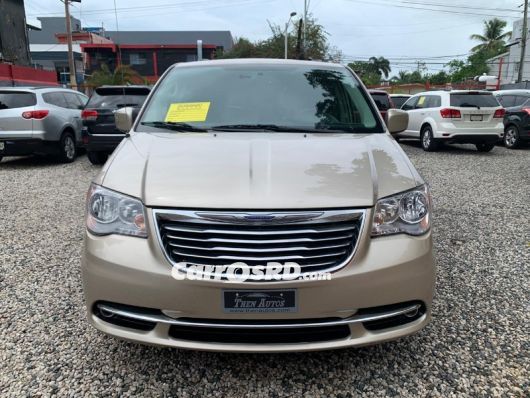 Chrysler Town and Country Minivan en venta