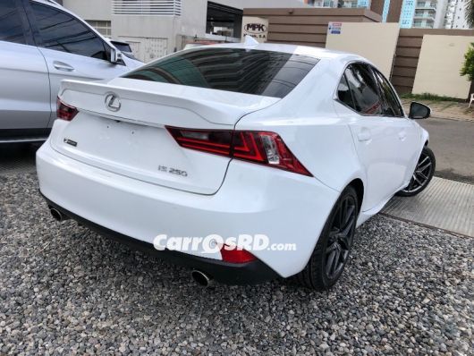 Lexus IS Carros en venta