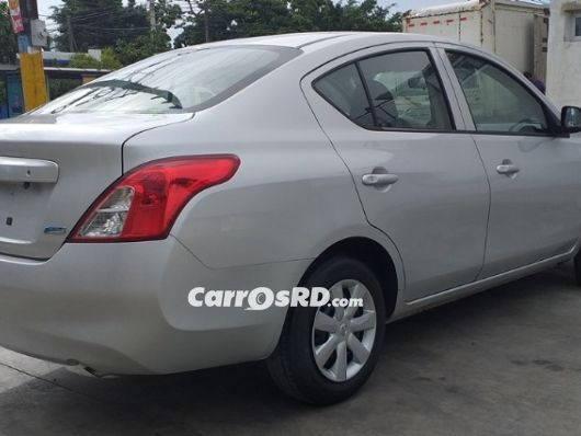 Nissan Versa Jeepeta en venta