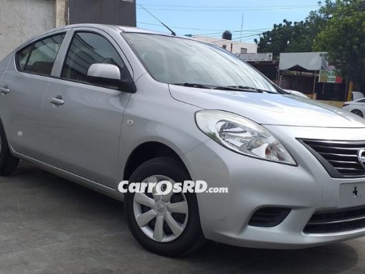 Nissan Versa Jeepeta en venta
