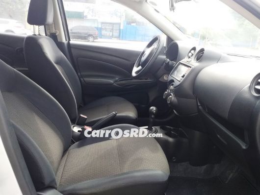 Nissan Versa Jeepeta en venta