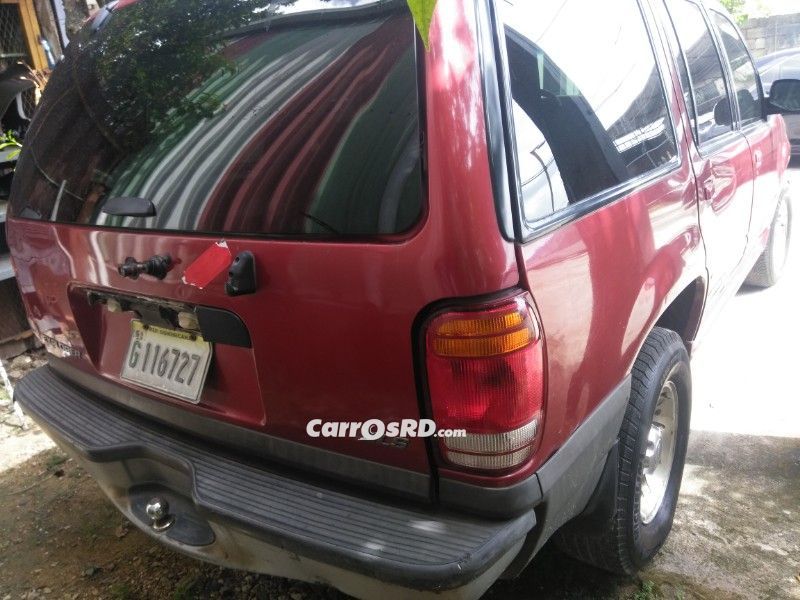 Ford Explorer XLS 2000 RD$135000 : República Dominicana