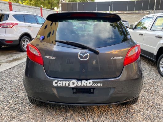Mazda Demio Carros en venta