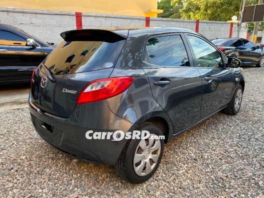 Mazda Demio Carros en venta