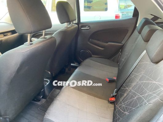 Mazda Demio Carros en venta