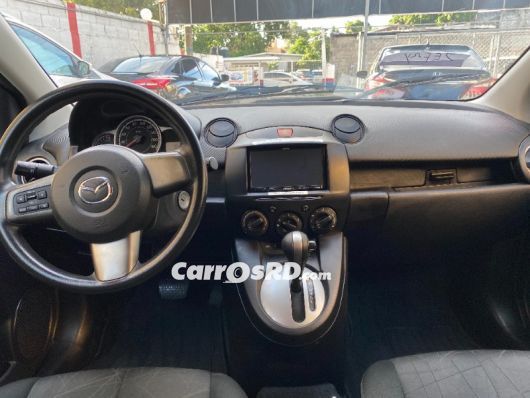 Mazda Demio Carros en venta