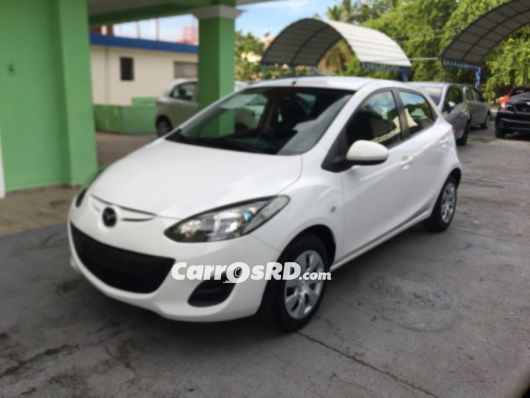 Mazda Demio Carros en venta