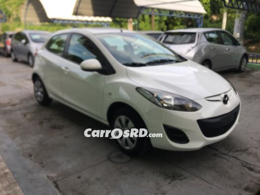 Mazda Demio Carros en venta