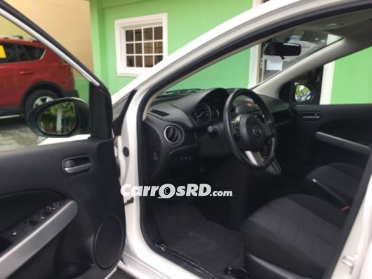 Mazda Demio Carros en venta
