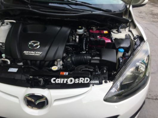 Mazda Demio Carros en venta
