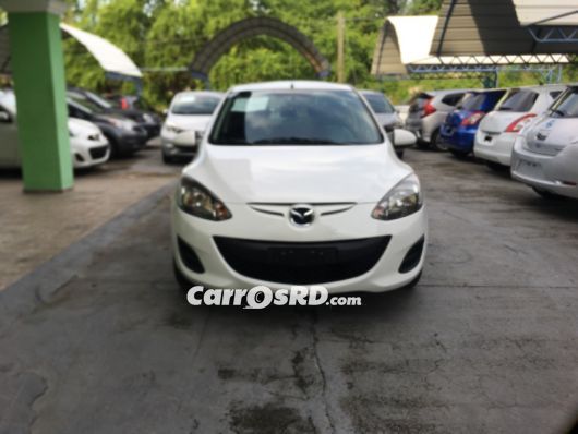 Mazda Demio Carros en venta