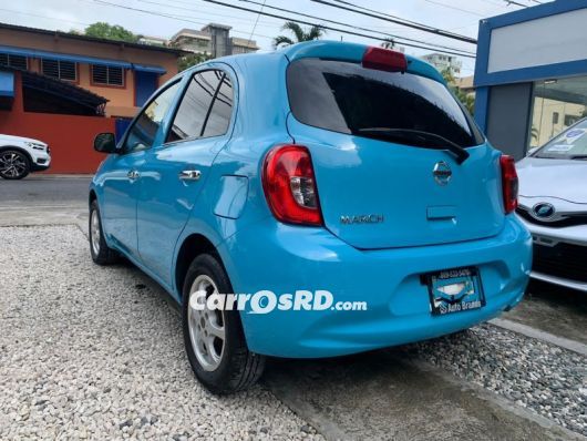 Nissan March Jeepeta en venta