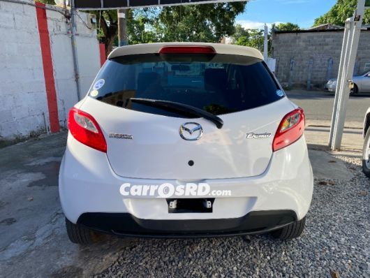 Mazda Demio Carros en venta