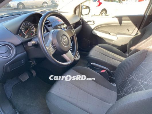 Mazda Demio Carros en venta